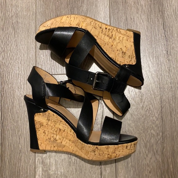 MICHAEL Black Wedges - Style Riley - Picture 8 of 9